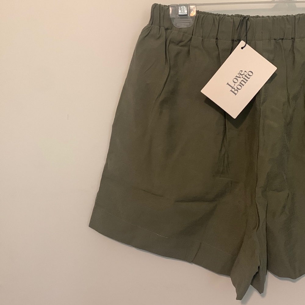 Linen blend olive green shorts NWT